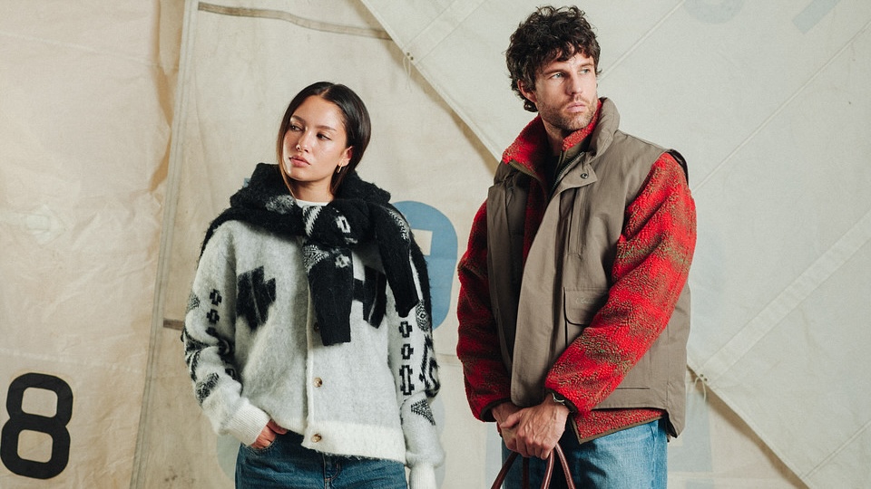 Pendleton: Known for their amazing wool blankets in native pattern, also the american National Parks pattern. 