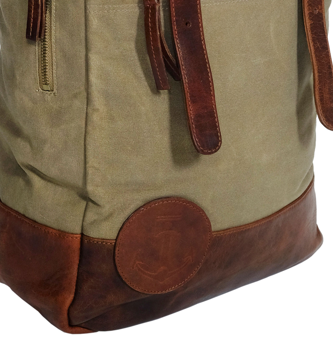 Iron & Resin Mountain Bag Tan